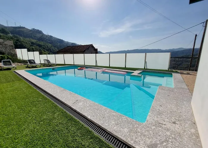 Casas Do Bau Holiday home *